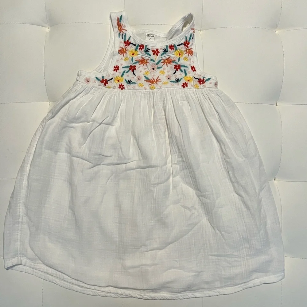 Harper canyon floral embroidered dress size 7